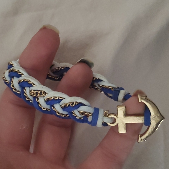 New Nautical Gold Metal Anchor Bracelet. - Picture 2 of 6